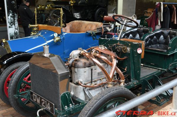 13/A  National Motor Museum, Beaulieu – England