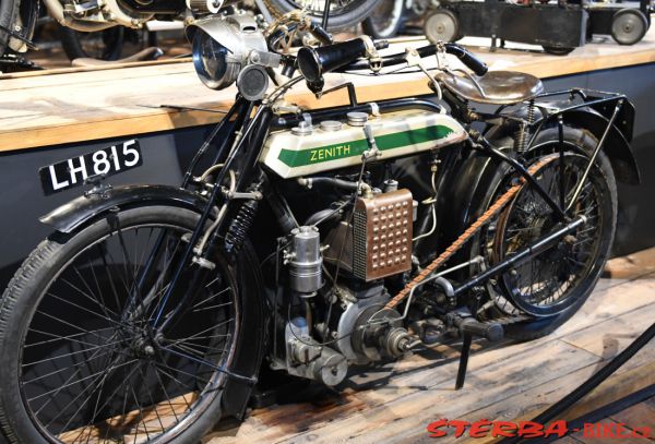 13/B  National Motor Museum, Beaulieu – England