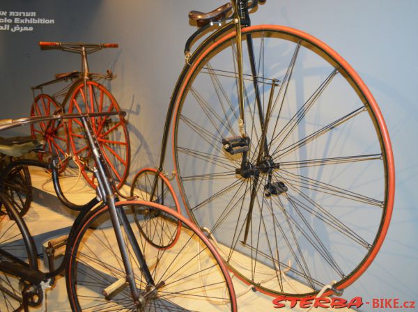 213 - "2 X 200" – Bicycle Exhibition Jerusalem