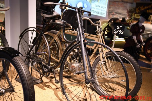 13/A National Motor Museum, Beaulieu – England
