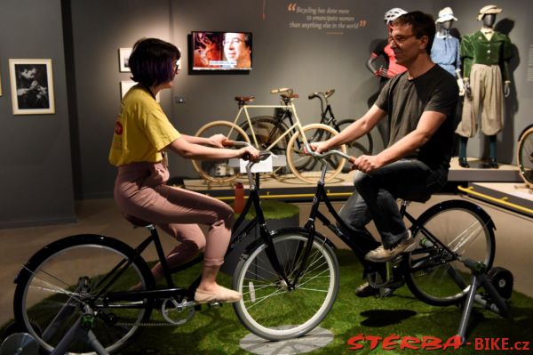 213 - "2 X 200" – Bicycle Exhibition Jerusalem