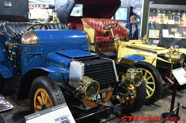 13/A  National Motor Museum, Beaulieu – England