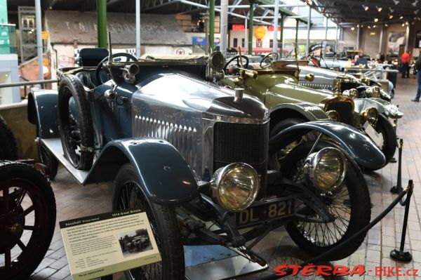 13/A  National Motor Museum, Beaulieu – England