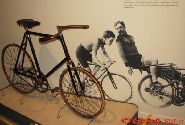213 - "2 X 200" – Bicycle Exhibition Jerusalem