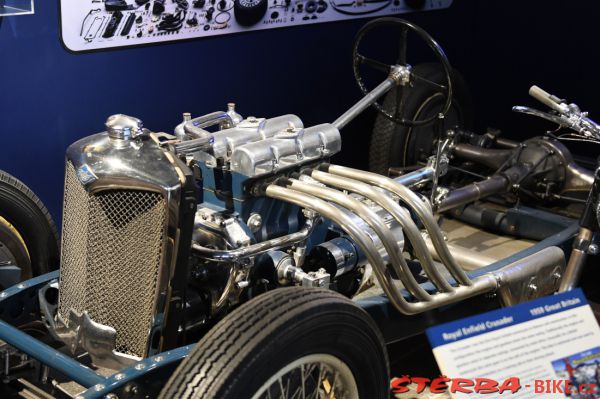 13/A  National Motor Museum, Beaulieu – England