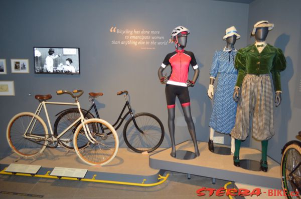 213 - "2 X 200" – Bicycle Exhibition Jerusalem