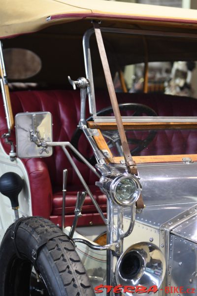 13/A  National Motor Museum, Beaulieu – England