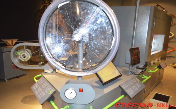 213 - "2 X 200" – Bicycle Exhibition Jerusalem