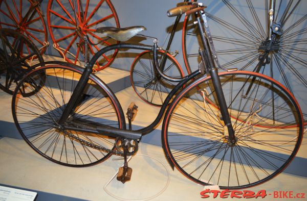 213 - "2 X 200" – Bicycle Exhibition Jerusalem