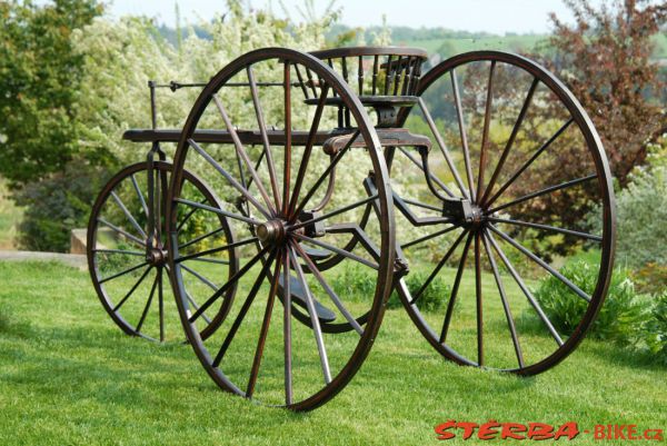 Pedamotive tricycle, Lever-driven machine, Francie c.1855