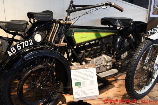 13/B  National Motor Museum, Beaulieu – England