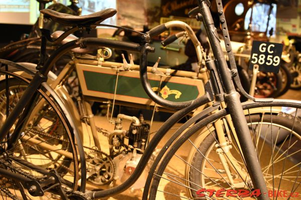 13/A National Motor Museum, Beaulieu – England