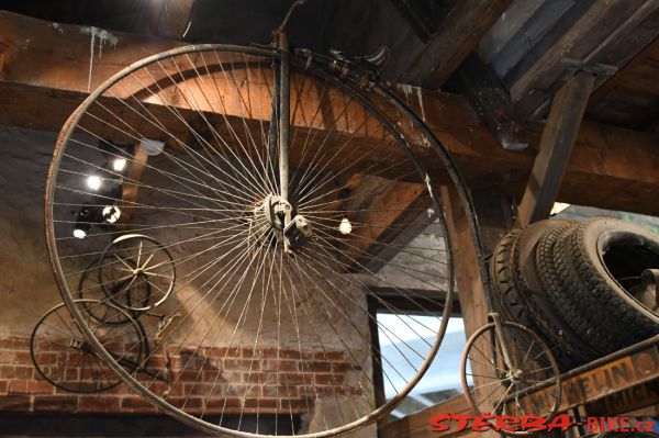 13/A  National Motor Museum, Beaulieu – England