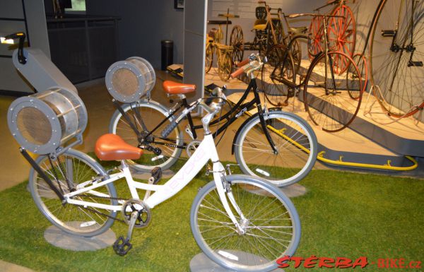 213 - "2 X 200" – Bicycle Exhibition Jerusalem