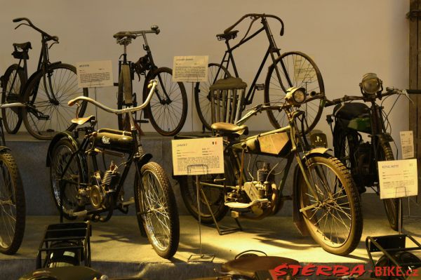 214 - Reims Automobile musée