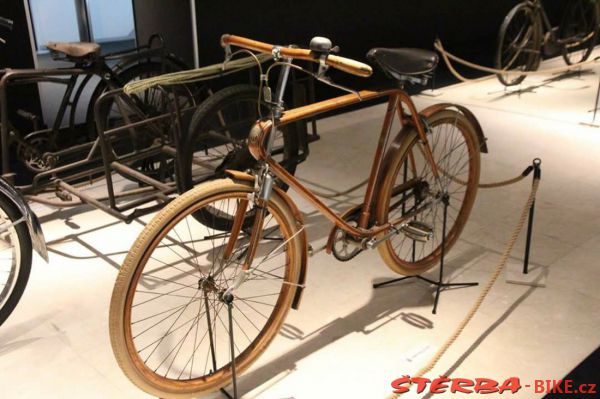 19/B - Bicycle Museum Cycle Center Osaka - Japan