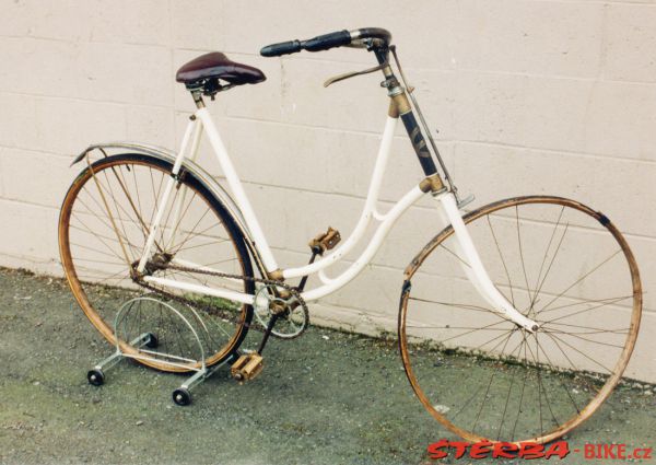 219/A - Gary COOK collection