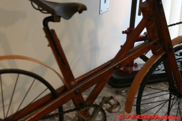 19/A - Bicycle Museum Cycle Center Osaca - Japonsko