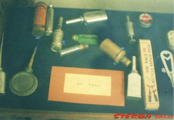 219/C - Gary COOK Collection