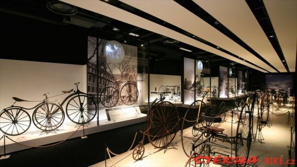 19/B - Bicycle Museum Cycle Center Osaka - Japan