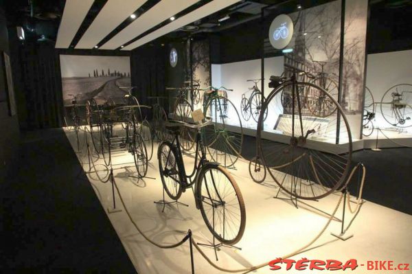 19/B - Bicycle Museum Cycle Center Osaka - Japan