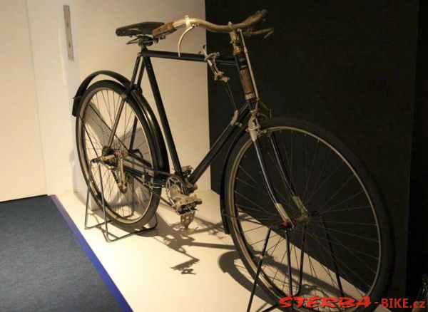19/B - Bicycle Museum Cycle Center Osaka - Japan
