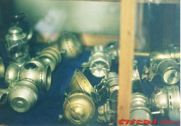 219/C - Gary COOK Collection