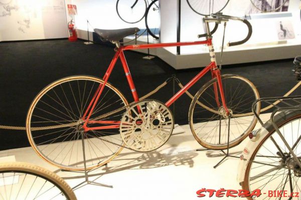 19/B - Bicycle Museum Cycle Center Osaka - Japan