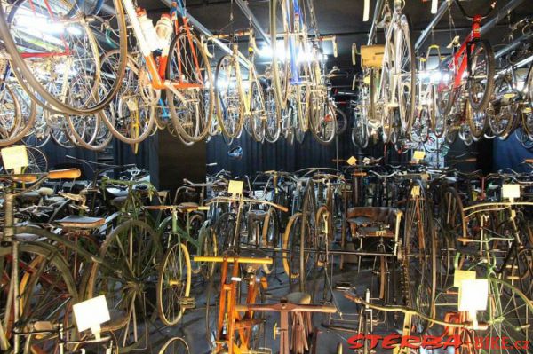 19/B - Bicycle Museum Cycle Center Osaka - Japan