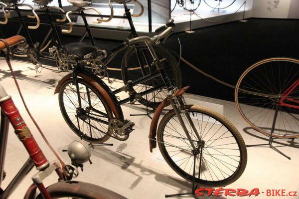 19/B - Bicycle Museum Cycle Center Osaka - Japonsko