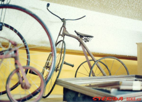 219/A - Gary COOK collection