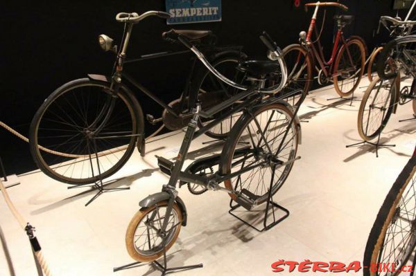 19/B - Bicycle Museum Cycle Center Osaka - Japonsko