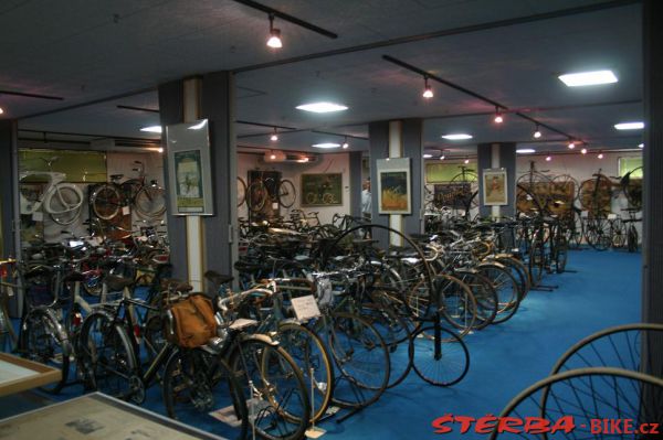 218 - Shiro Yagami's Museum