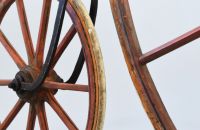 Dřevěné vysoké kolo, pravděpodobně Francie – po roce 1874