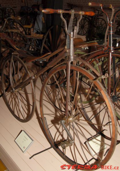 9/D. VELORAMA - velocipedy, Nijmegen – Holandsko