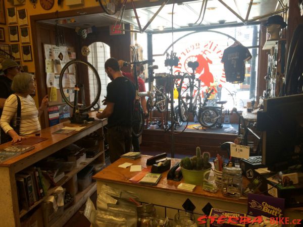 The Devil´s gear shop