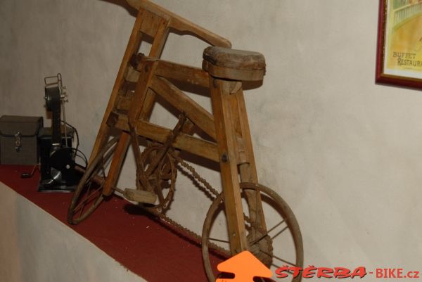 11. The Cycle Museum of  Favrieux – France