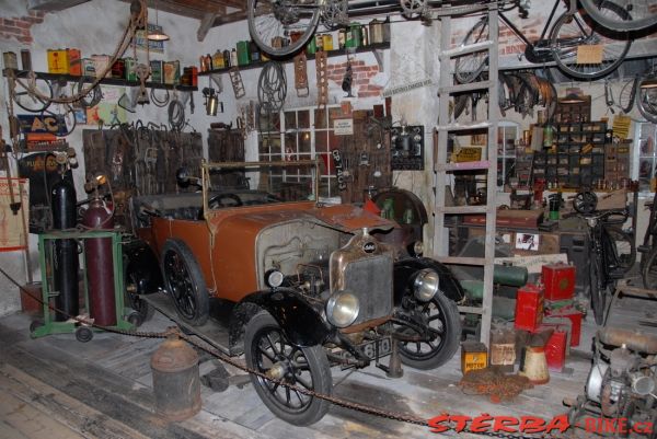 13/C National Motor Museum, Beaulieu – England