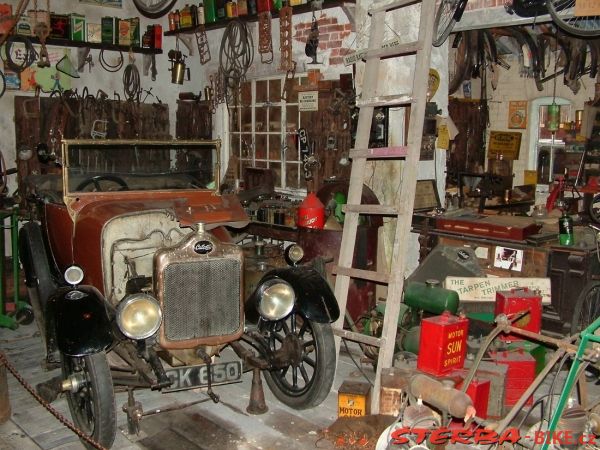 13/C National Motor Museum, Beaulieu – Anglie