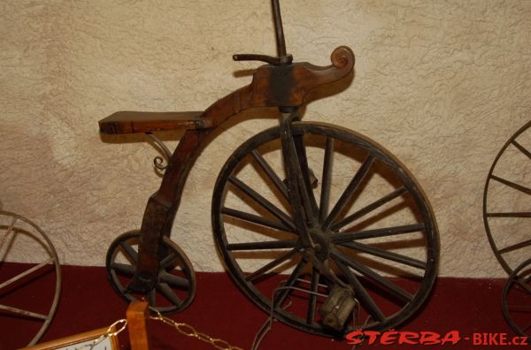 11. The Cycle Museum of  Favrieux – France