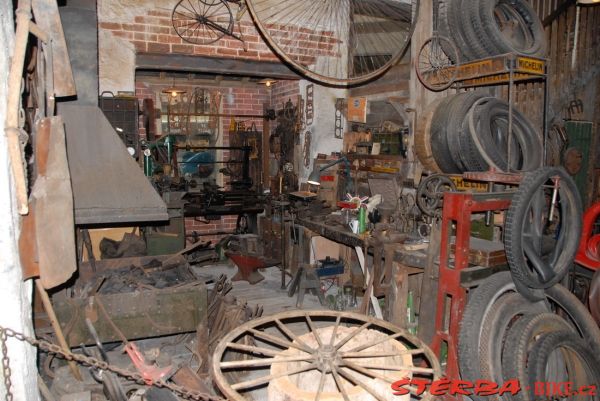 13/C National Motor Museum, Beaulieu – Anglie