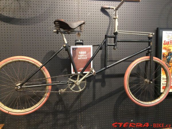 35/D. The Bicycle Museum of America - USA