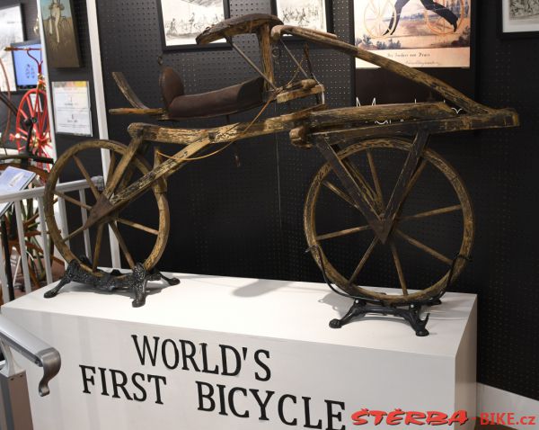 35/D. The Bicycle Museum of America - USA