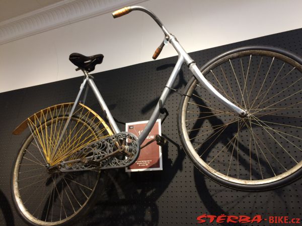 35/D. The Bicycle Museum of America - USA