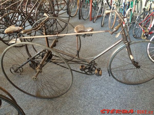 Tandem tricykl