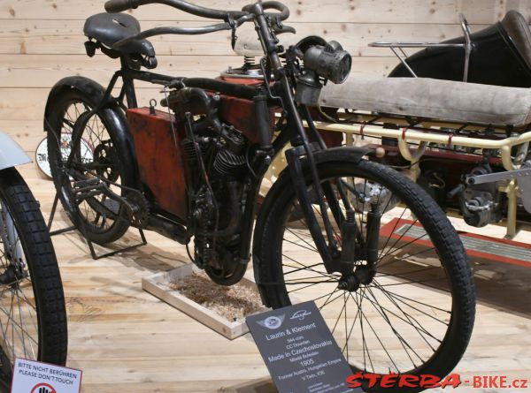 244/A - TOP Moutain Motorcycle Museum