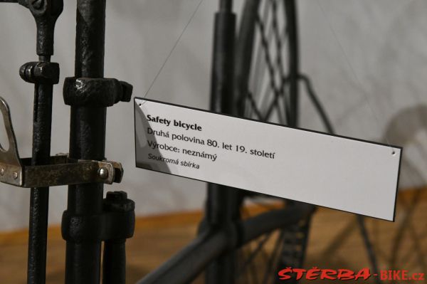 245 - Vysoká kola - Kolín