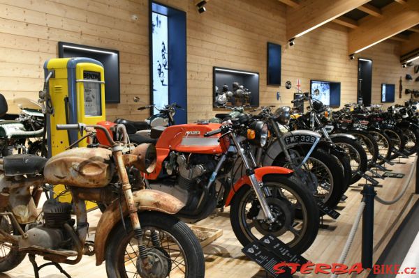 244/A - TOP Moutain Motorcycle Museum