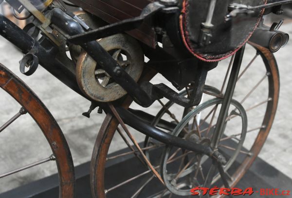 241/B - Perreaux steam velocipede