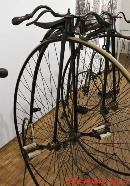 245 - Vysoká kola - Kolín